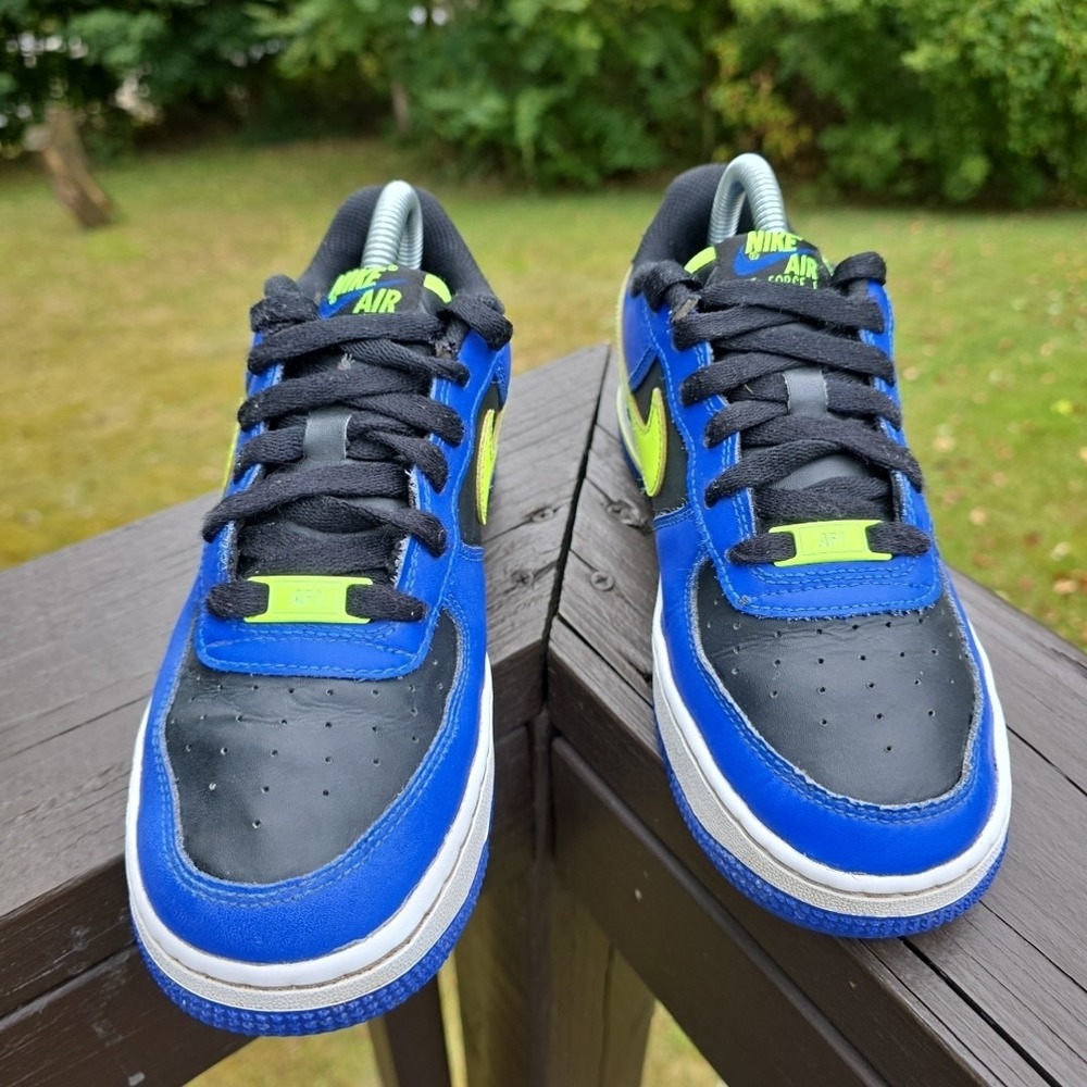 Nike Air Force 1 LV8 FD0302-400 Unisex Blue Volt Black White Sneaker Men's 5.5 - Picture 2 of 9